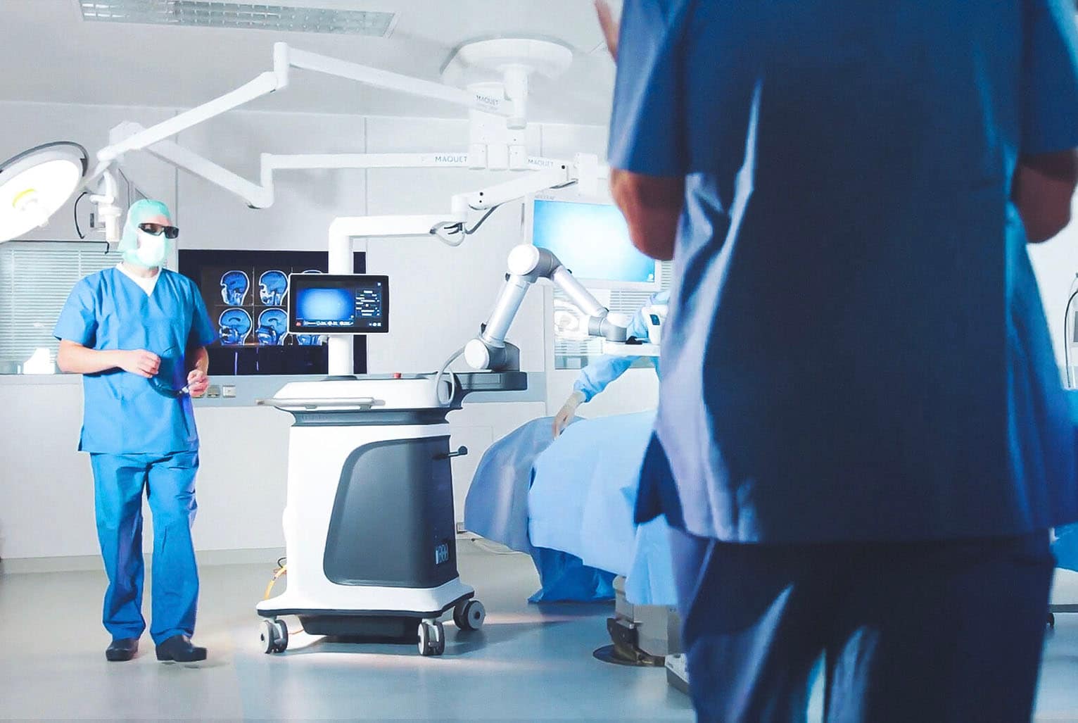 Untitled-1_0000s_0006_Aesculap-Aeos_InContext